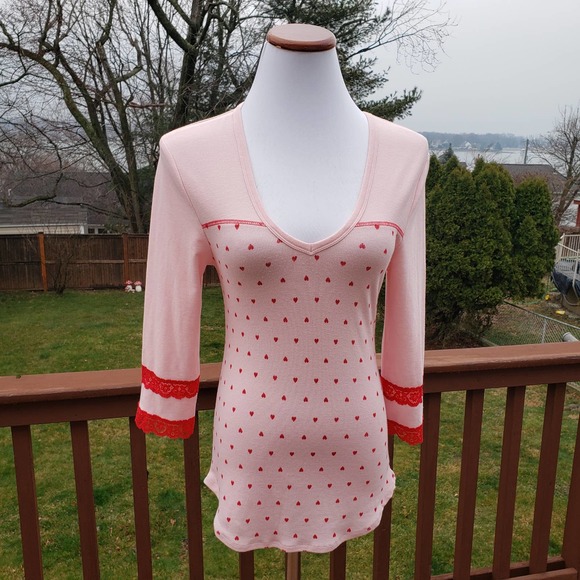 Lounge Sleep Top Pink Hearts Lace Intimates BETSY JOHNSON Sz M - Picture 7 of 12